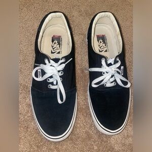 Vans Men's Black and White skateboard shoes pro ULTRACUSH